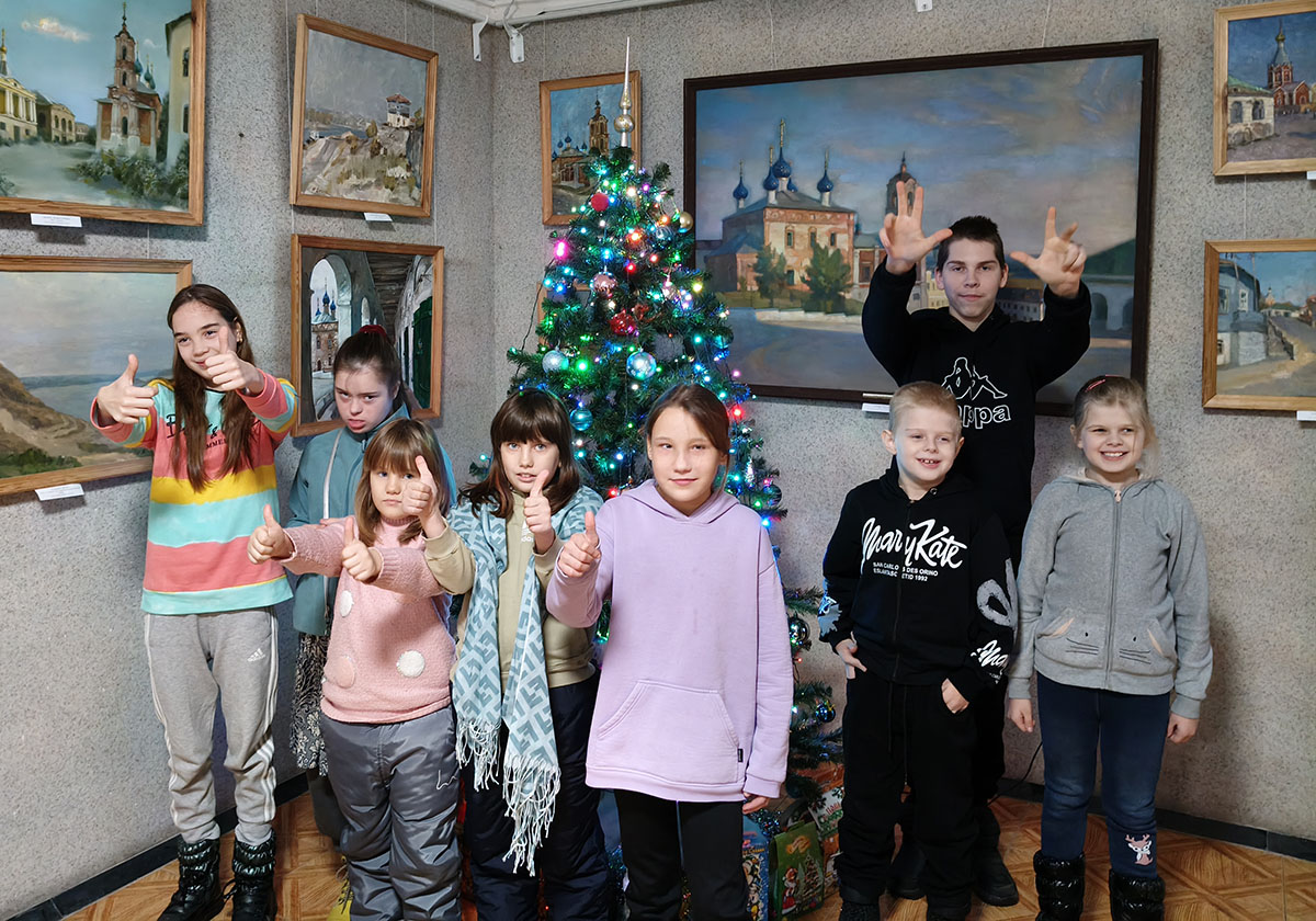 В преддверии Нового года, 11 декабря музей-заповедник встречал гостей из комплексного центра социального обслуживания населения.